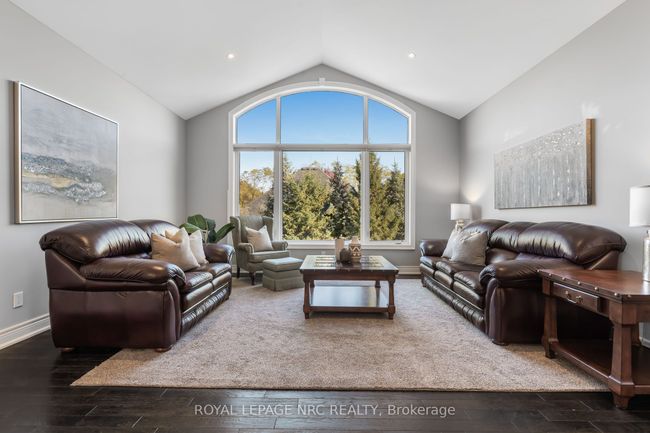 36 Hickory Ave, House other with 3 bedrooms, 3 bathrooms and 4 parking in Saint Davids ON | Image 16