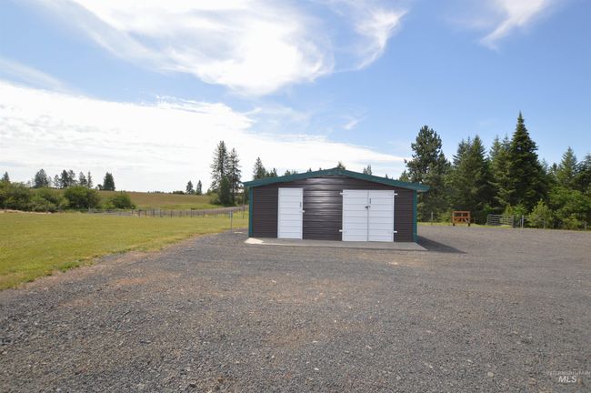 View of detached garage | Image 40