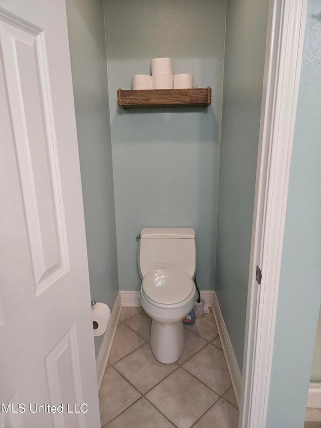 Primary Bathroom | Image 19