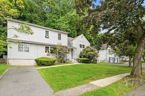 100 Pembrook Dr, Yonkers, NY, 10710-2806 | Card Image