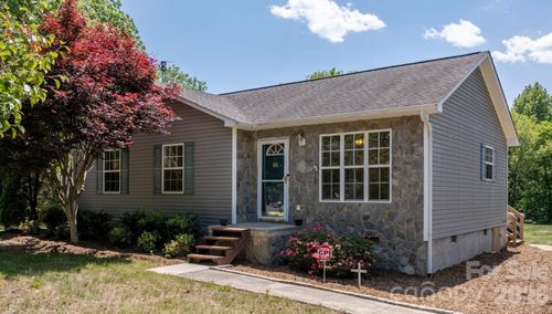 103 1st Ave Nw, Hildebran, NC, 28637-9101 | Card Image