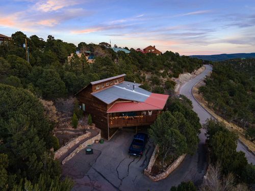35 Manana Dr, Cedar Crest, NM, 87008-9414 | Card Image