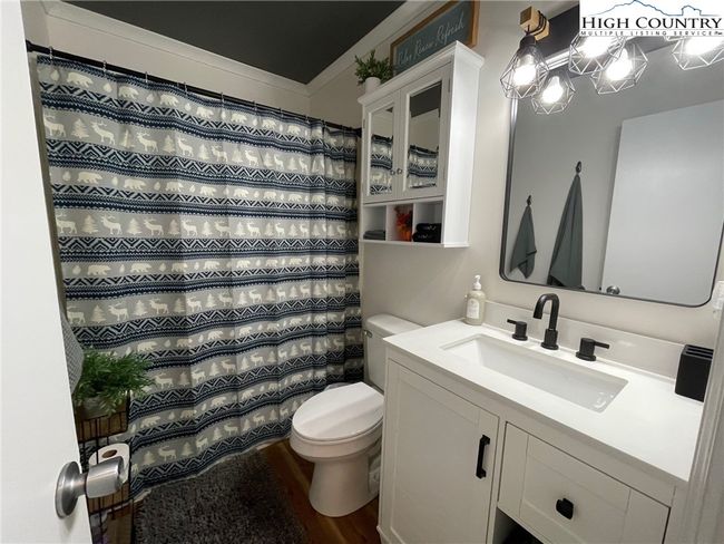 Updated bathroom. | Image 10