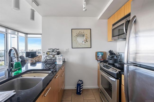 1207 - 834 Johnson St, Condo with 1 bedrooms, 1 bathrooms and 1 parking in Victoria BC | Image 12