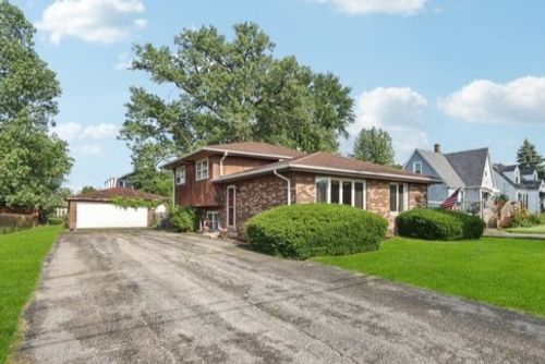 10956 S Nagle Ave, Worth, IL, 60482-1640 | Card Image