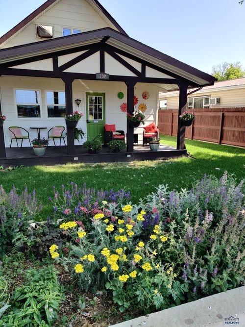 202 E Rogers St, Bison, SD, 57620-7110 | Card Image