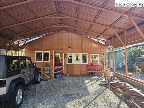 184 Trillium Rd, Newland, NC, 28657-8118 | Card Image