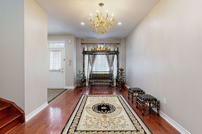 16 Sculptor St, House attached with 4 bedrooms, 3 bathrooms and 1 parking in Brampton ON | Image 4