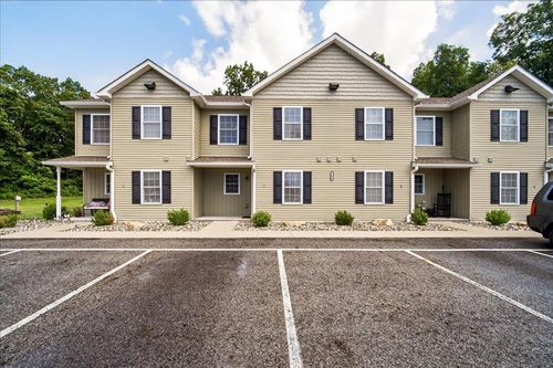 794 South St, Highland, NY, 12528-2385 | Card Image