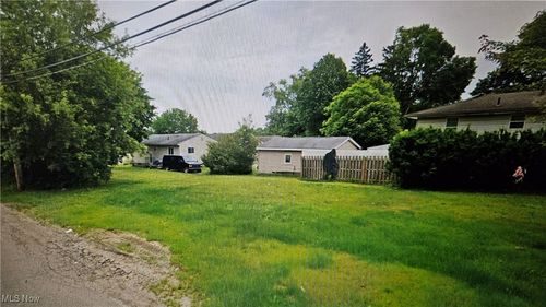 21 29th St Sw, Barberton, OH, 44203-7255 | Card Image