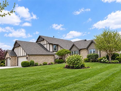 8560 Talmadge Rd, Clayton, OH, 45315-9620 | Card Image