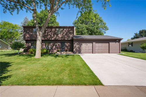 1104 Cummings Ave, Eau Claire, WI, 54701-6563 | Card Image