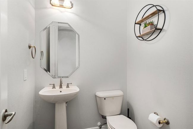 Comfortable half bathroom | Image 35