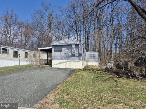 146 Mountain Village Dr, MACUNGIE, PA, 18062-9258 | Card Image