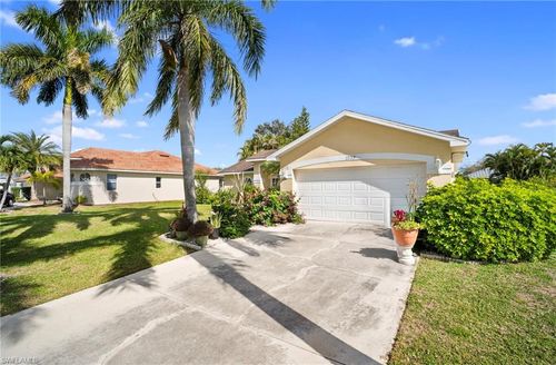 2233 Se 18th Ave, Cape Coral, FL, 33990-4785 | Card Image