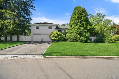 19 W Farms Lane, Huntington, NY, 11725 | Card Image