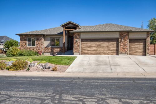 1938 N Ashdown Rd, Cedar City, UT, 84721 | Card Image