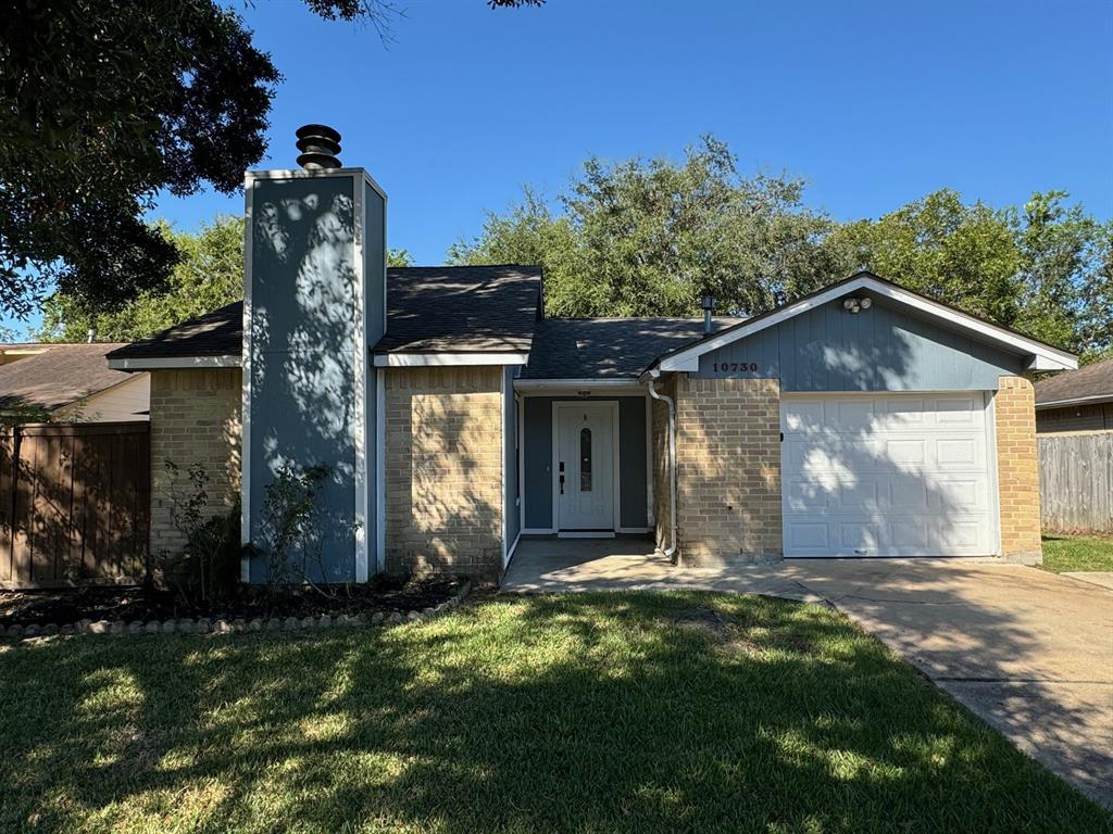Lakewood Oaks Dr, Sugar Land, TX 77498