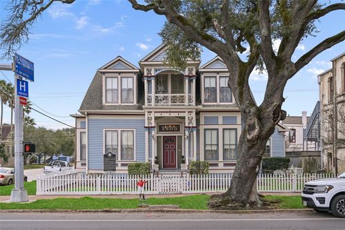 1403 Broadway St, Galveston, TX, 77550-4937 | Card Image