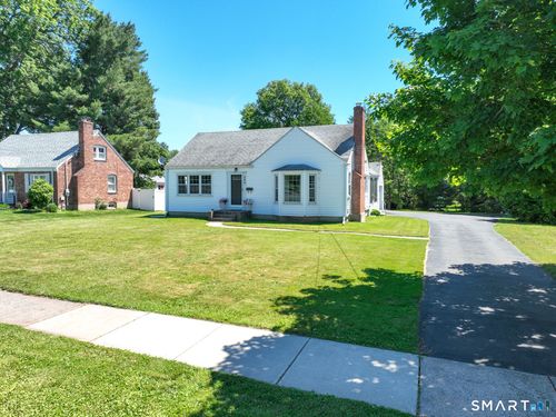 564 Willard Ave, Newington, CT, 06111-2622 | Card Image