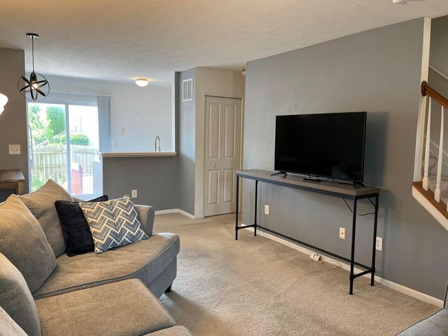 725 Lazelle Rd, Condo with 1 bedrooms, 2 bathrooms and null parking in Westerville OH | Image 9