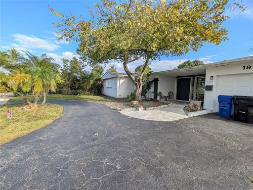 1-1900 Ne 186th Dr, North Miami Beach, FL, 33179-4344 | Card Image