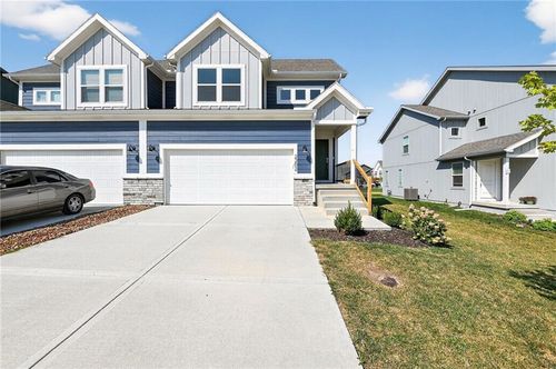 2202 Nw Osage Dr, Kansas City, MO, 64151 | Card Image