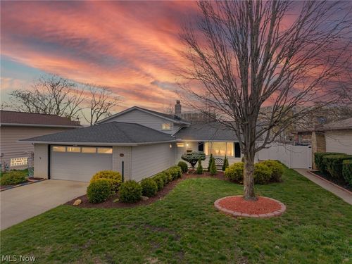 5520 Ralston Dr, Parma, OH, 44129-5944 | Card Image