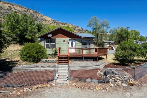 410 W Bartlett Ave, Omak, WA, 98841-9767 | Card Image