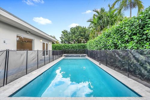 10330 Sw 51st St, Miami, FL, 33165-6231 | Card Image