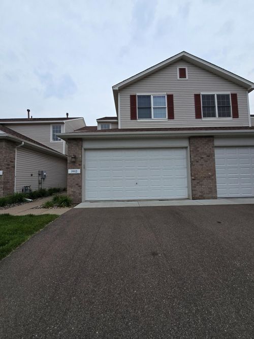 3912 Everest Ln N, Plymouth, MN, 55446-3385 | Card Image