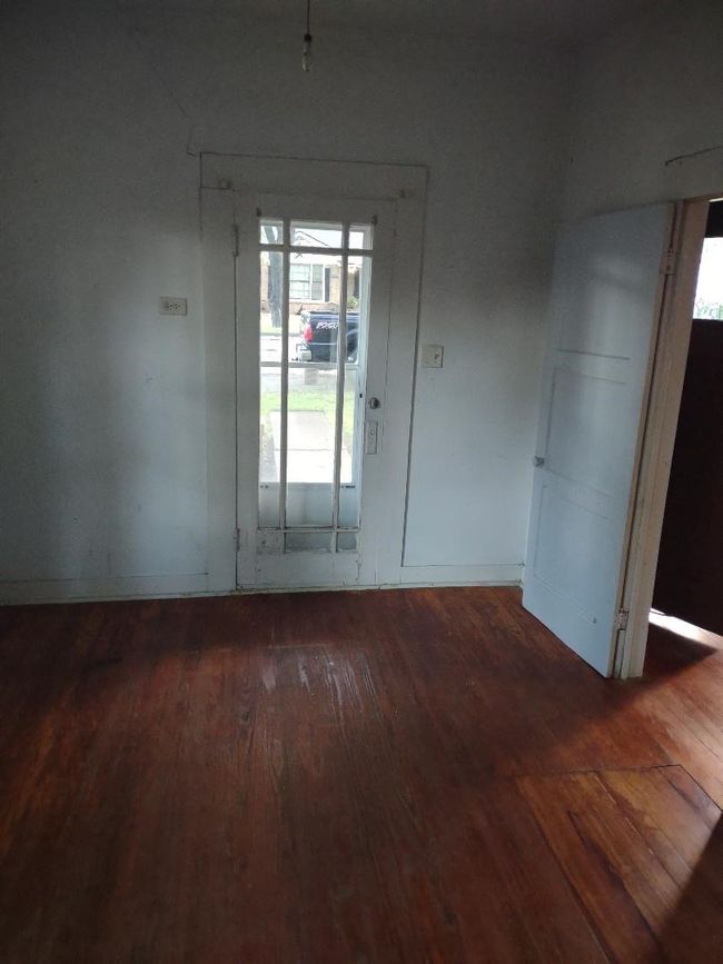 Doorway to outside with hardwood / wood-style floors, healthy amount of natural light, and baseboards | Image 26
