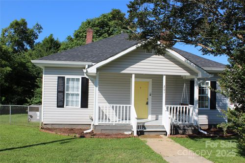 201 Park Ave, Mount Holly, NC, 28120-1540 | Card Image