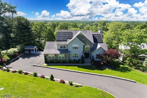 7 Beechwood Ter, Green Brook, NJ, 08812-2101 | Card Image