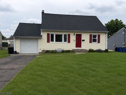 585 Mountainview Dr, North Plainfield, NJ, 07063-1753 | Card Image