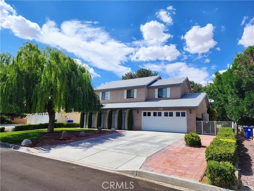  Orchard Hill Lane, Helendale, CA, 92342 | Card Image