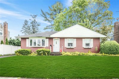 13 Ross Lane, House other with 3 bedrooms, 2 bathrooms and null parking in East Norwich NY | Image 1