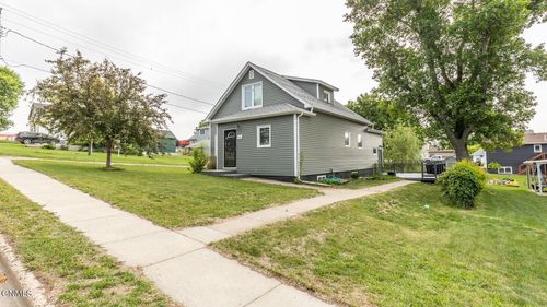 511 6th St, Washburn, ND, 58577-4321 | Card Image