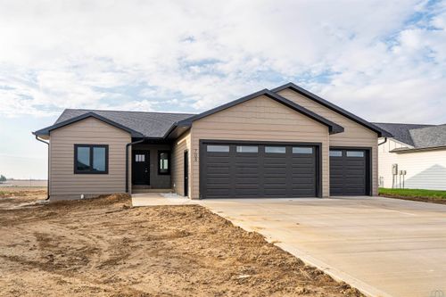 708 17th St Se, Orange City, IA, 51041-1889 | Card Image