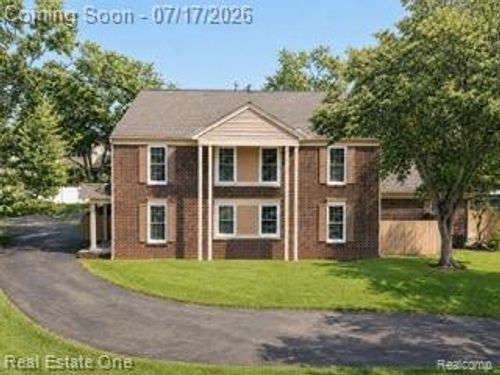 256 1st St, Rochester, MI, 48307-2600 | Card Image