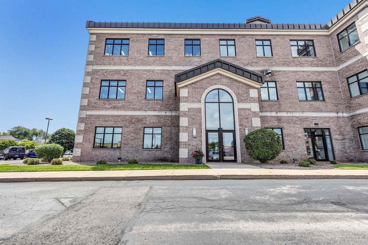 325 Reid St, De Pere, WI 54115