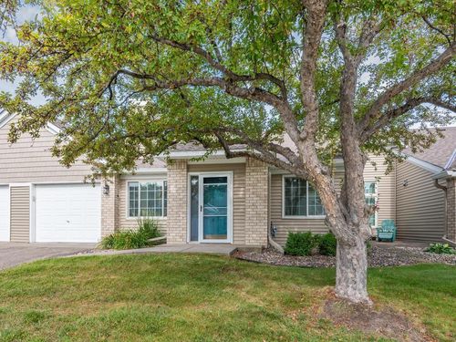 569 Mission Hills Dr, Chanhassen, MN, 55317-7716 | Card Image