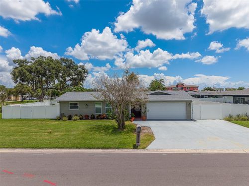 11602 Grove St, Seminole, FL, 33772-7136 | Card Image