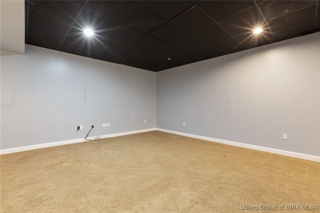 5834 E Bear Creek Rd, Home with 4 bedrooms, 3 bathrooms and null parking in Pekin IN | Image 69