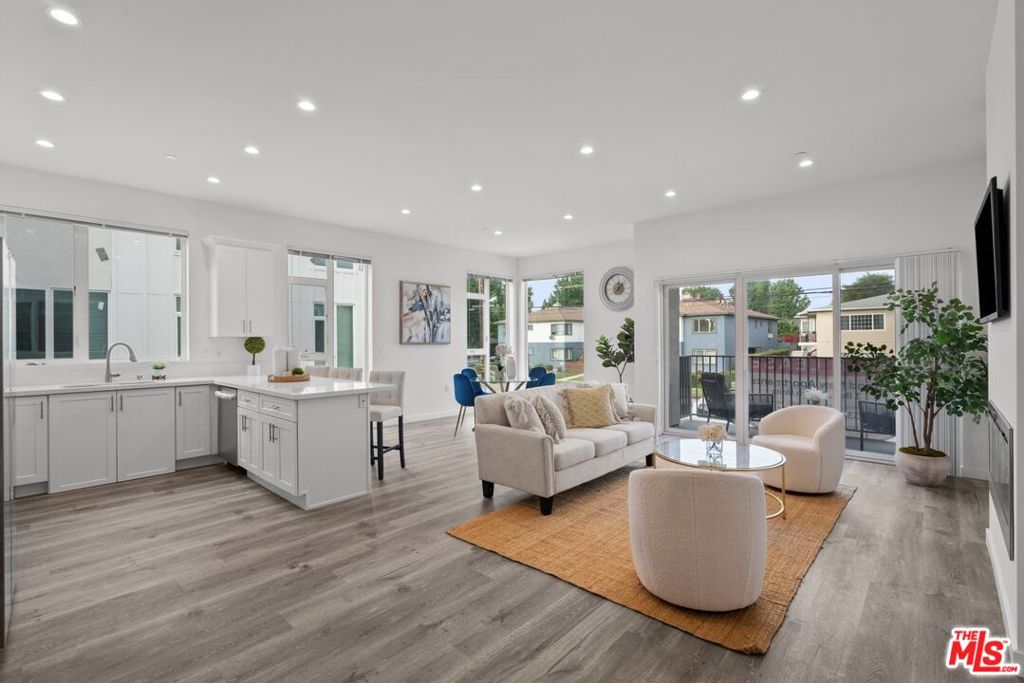 Residential Lease in North Hollywood 3