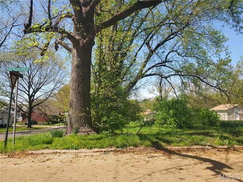 1801 E Belle Ave, Belleville, IL, 62221-4937 | Card Image