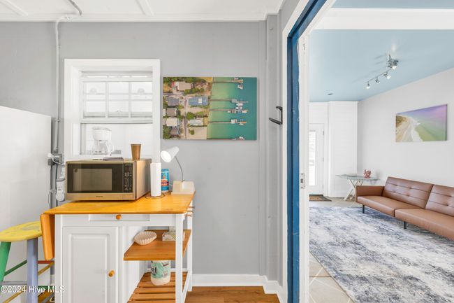 Separate entrance, lower efficiency apartment or business office unit | Image 11