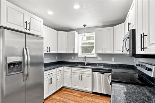 91 Niagara St, Providence, RI, 02907-1639 | Card Image