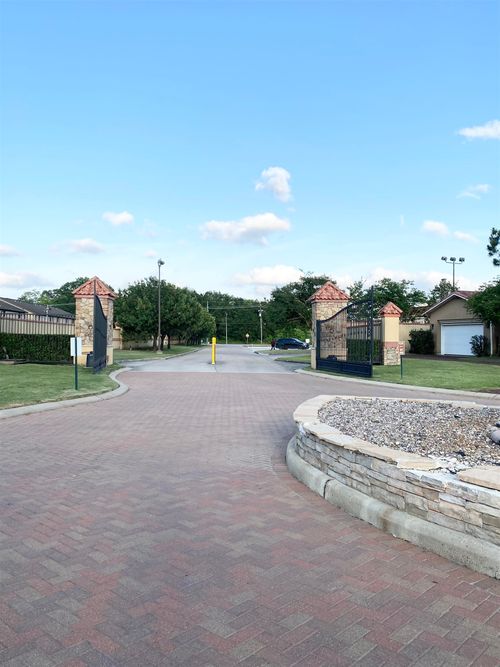 6471 and 6473 Bell Pointe, Beaumont, TX, 77706 | Card Image