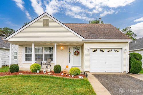 49 Stockport Dr, Toms River, NJ, 08757-6592 | Card Image